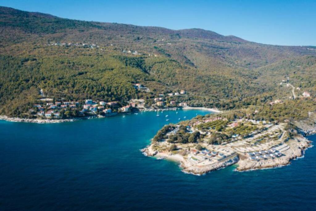Apartment By The Sea- Santa Marina Rasa Экстерьер фото