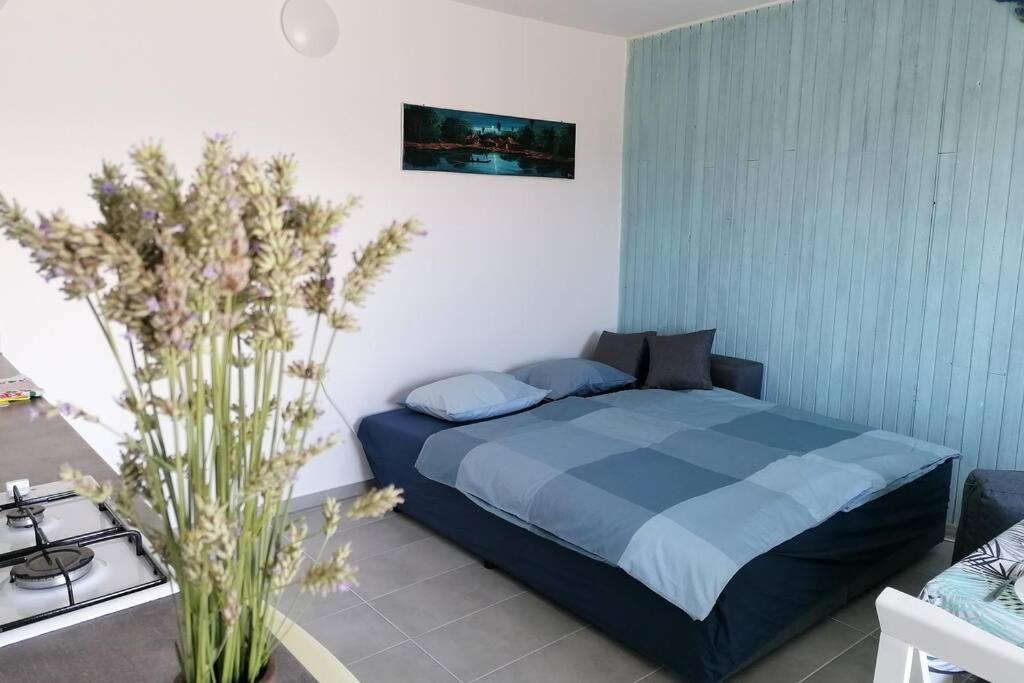 Apartment By The Sea- Santa Marina Rasa Экстерьер фото